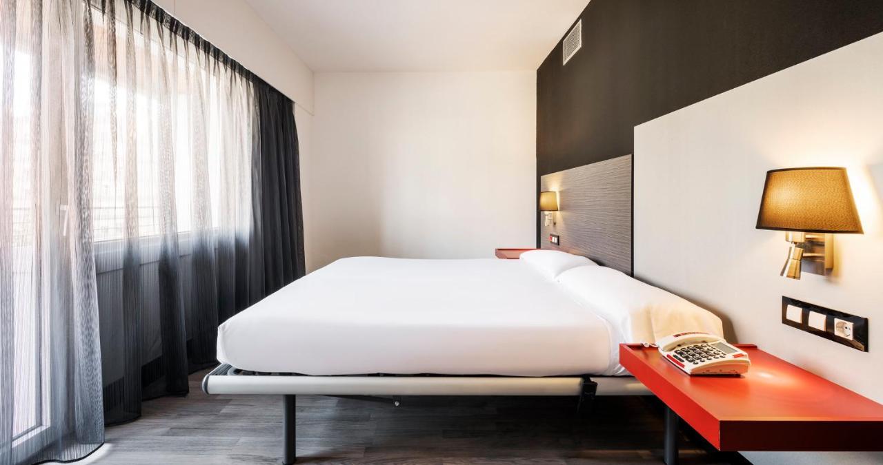Ilunion Romareda Hotell Zaragoza Exteriör bild