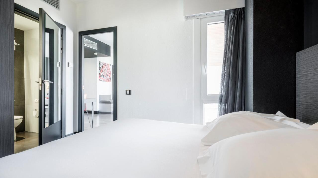 Ilunion Romareda Hotell Zaragoza Exteriör bild