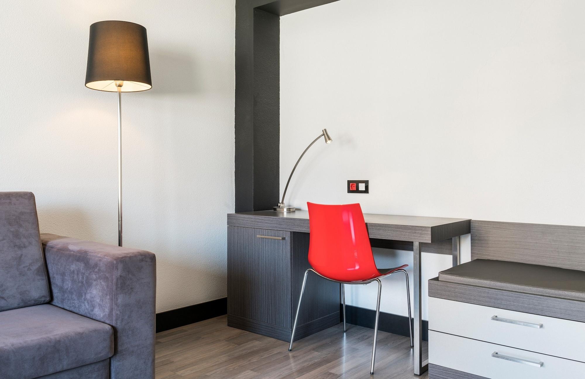 Ilunion Romareda Hotell Zaragoza Exteriör bild