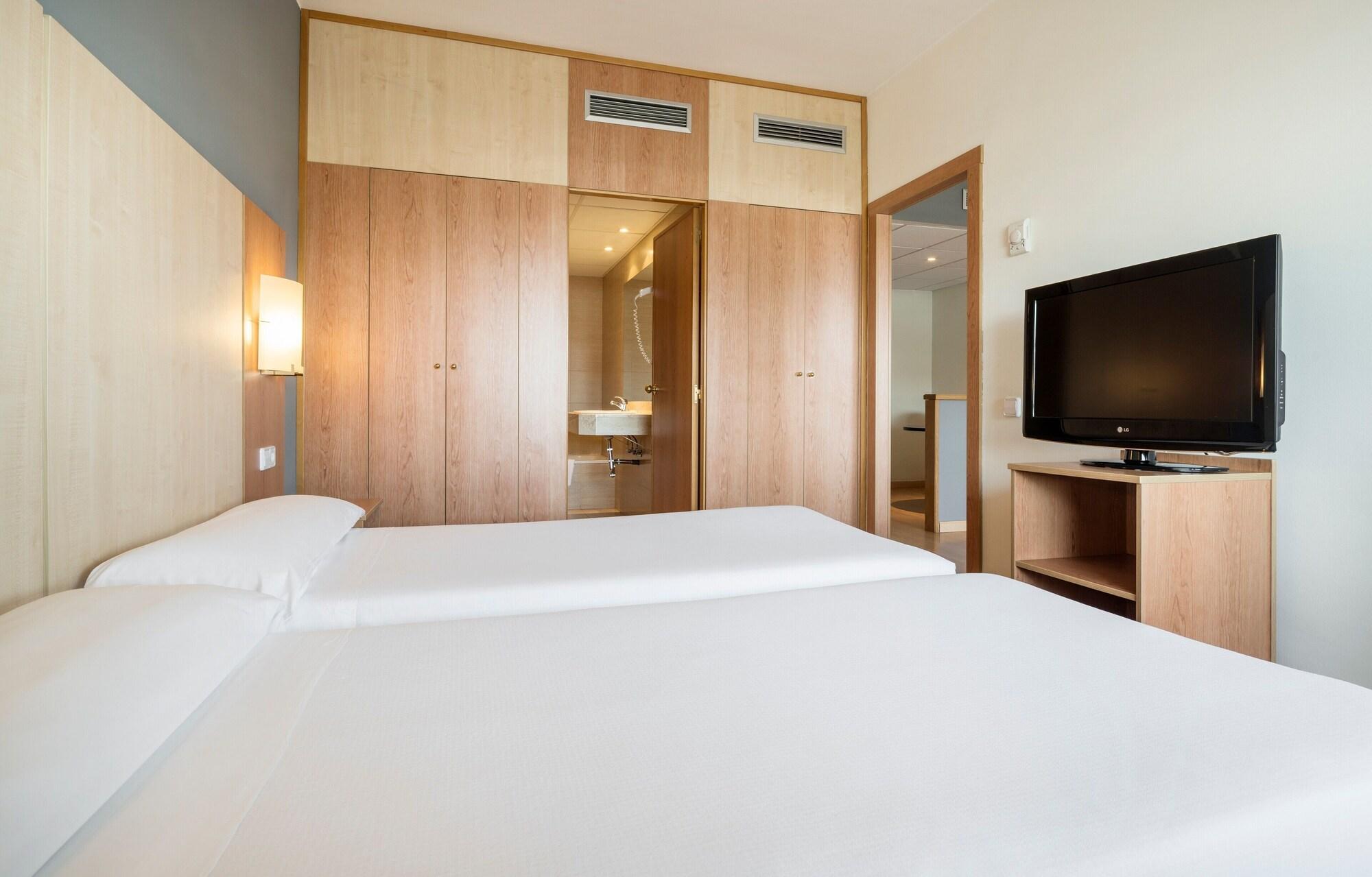 Ilunion Romareda Hotell Zaragoza Exteriör bild