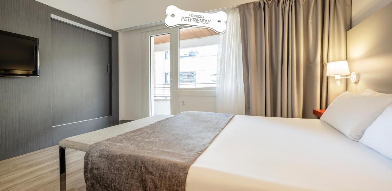 Ilunion Romareda Hotell Zaragoza Exteriör bild