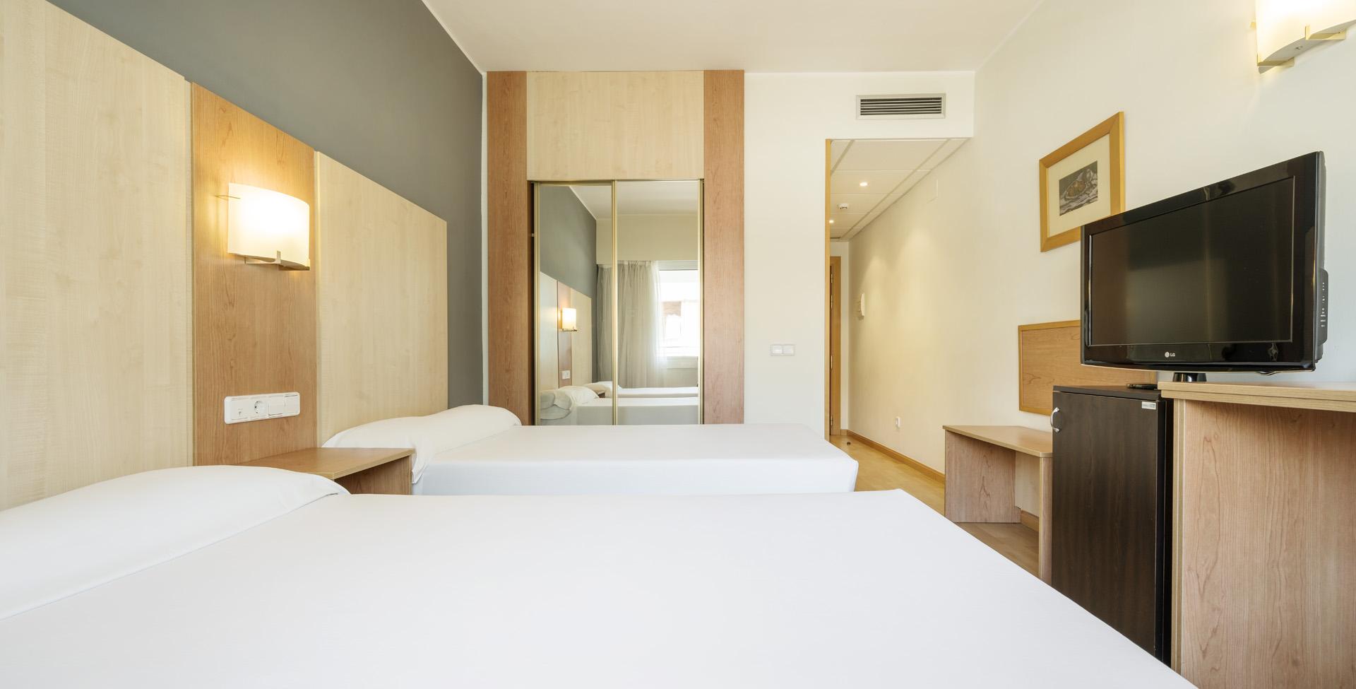 Ilunion Romareda Hotell Zaragoza Exteriör bild