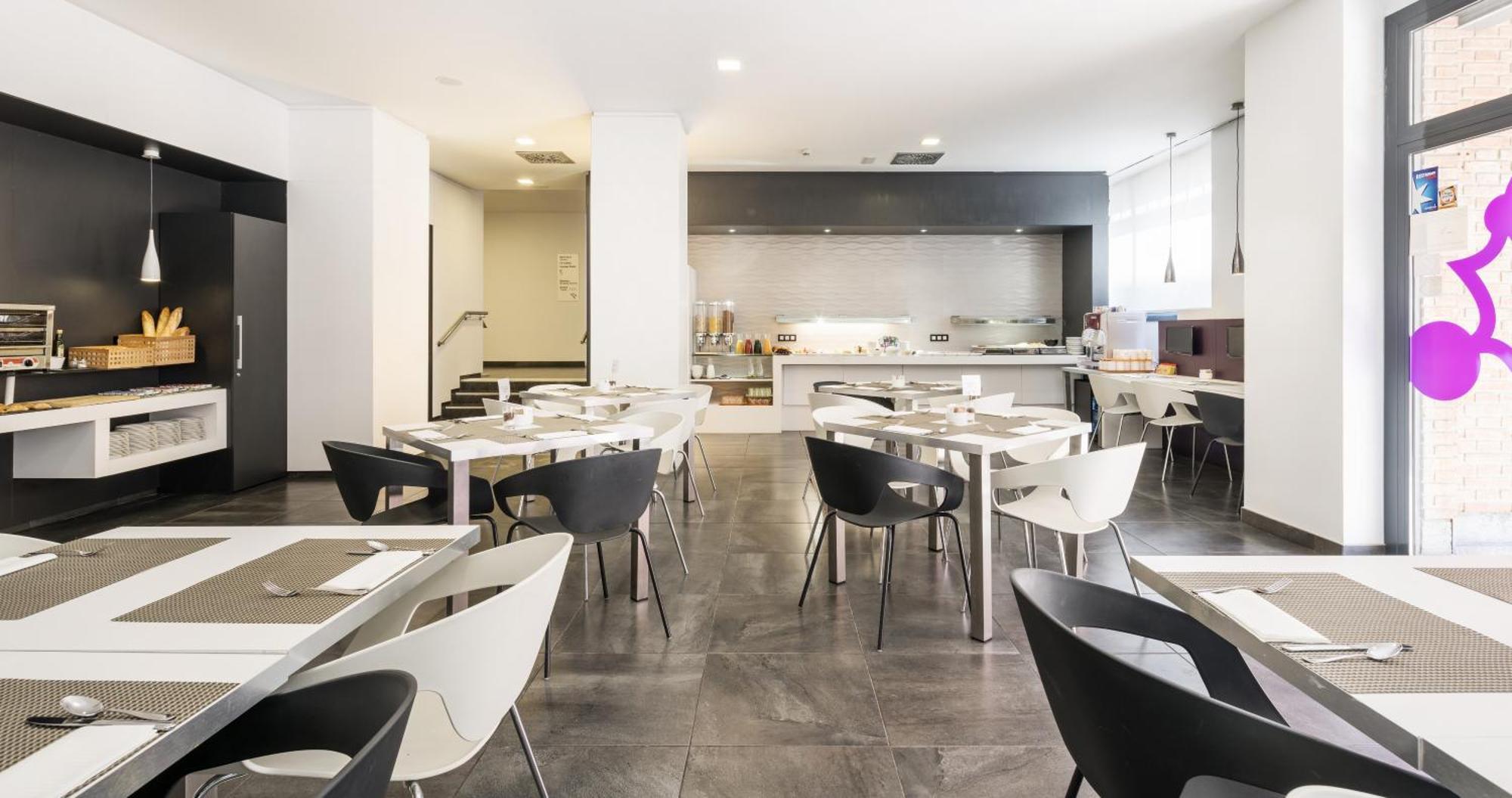 Ilunion Romareda Hotell Zaragoza Exteriör bild