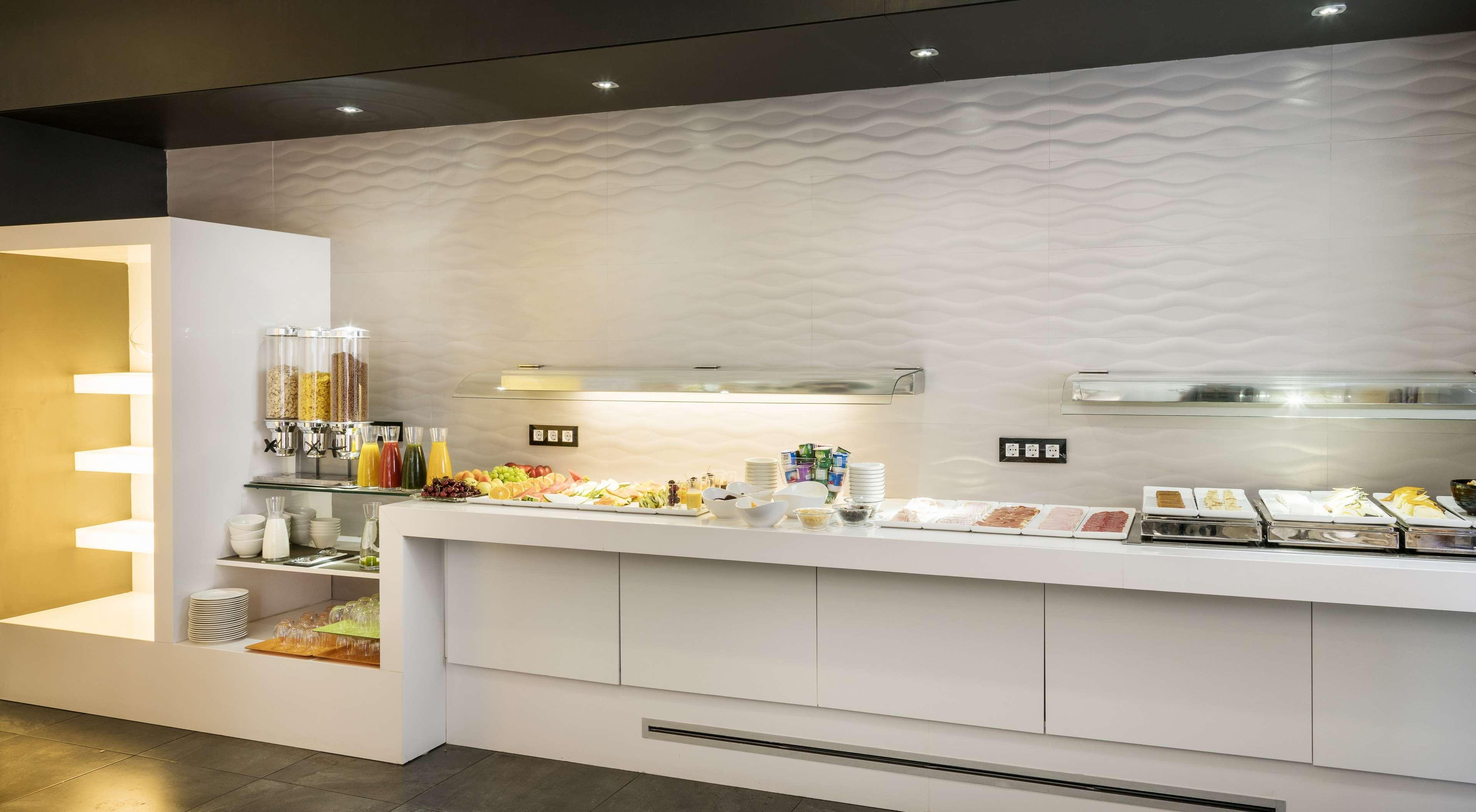 Ilunion Romareda Hotell Zaragoza Exteriör bild