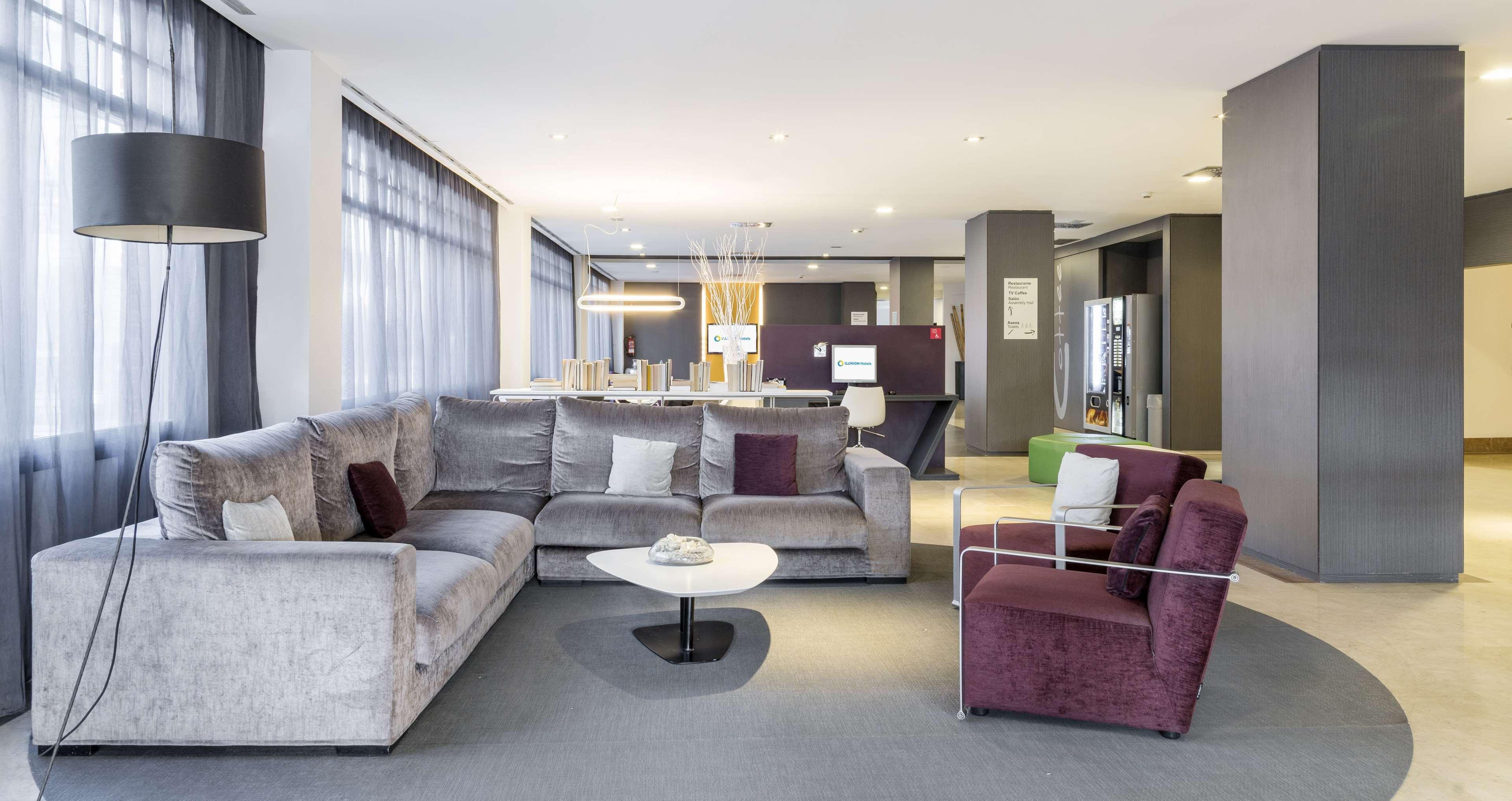 Ilunion Romareda Hotell Zaragoza Exteriör bild