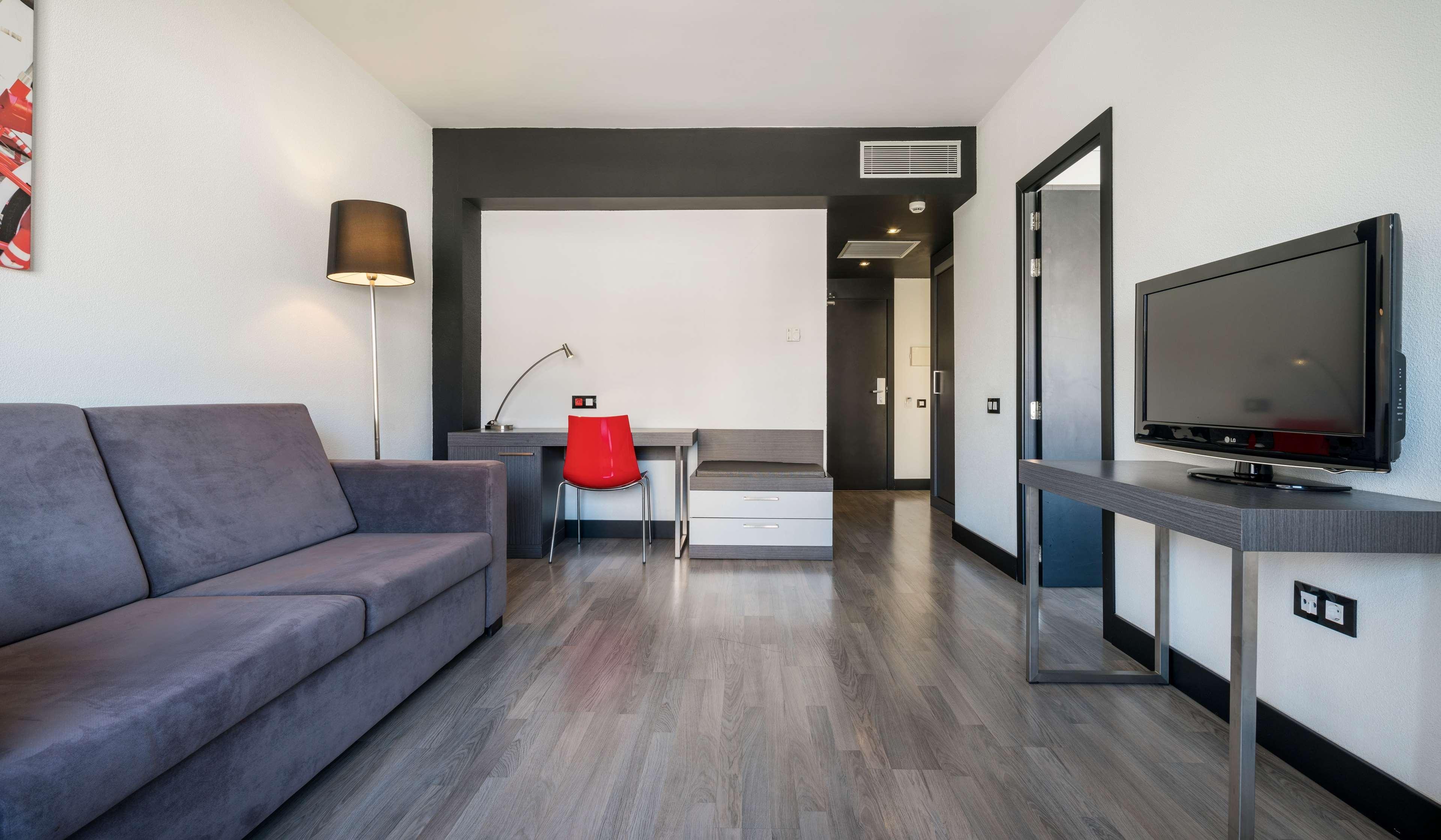 Ilunion Romareda Hotell Zaragoza Exteriör bild