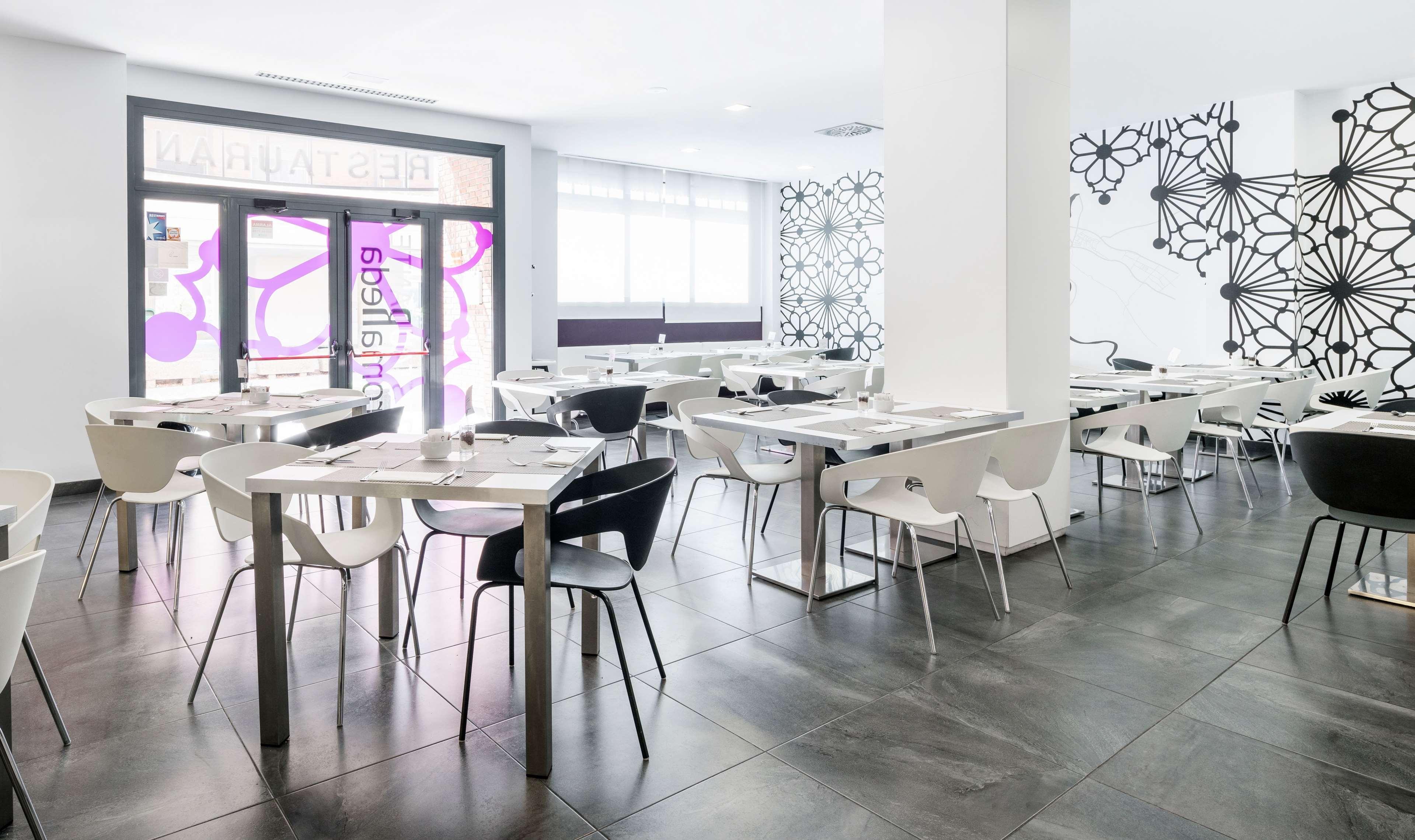 Ilunion Romareda Hotell Zaragoza Exteriör bild