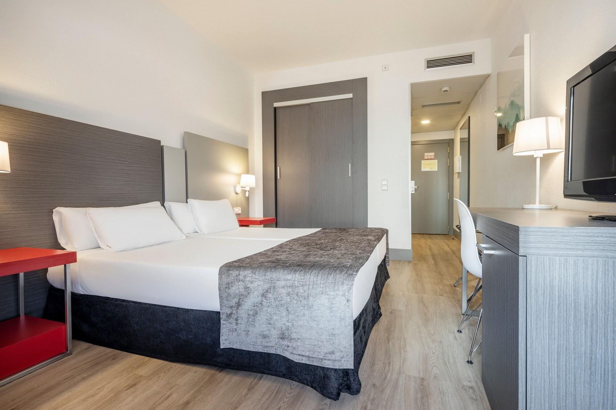 Ilunion Romareda Hotell Zaragoza Exteriör bild
