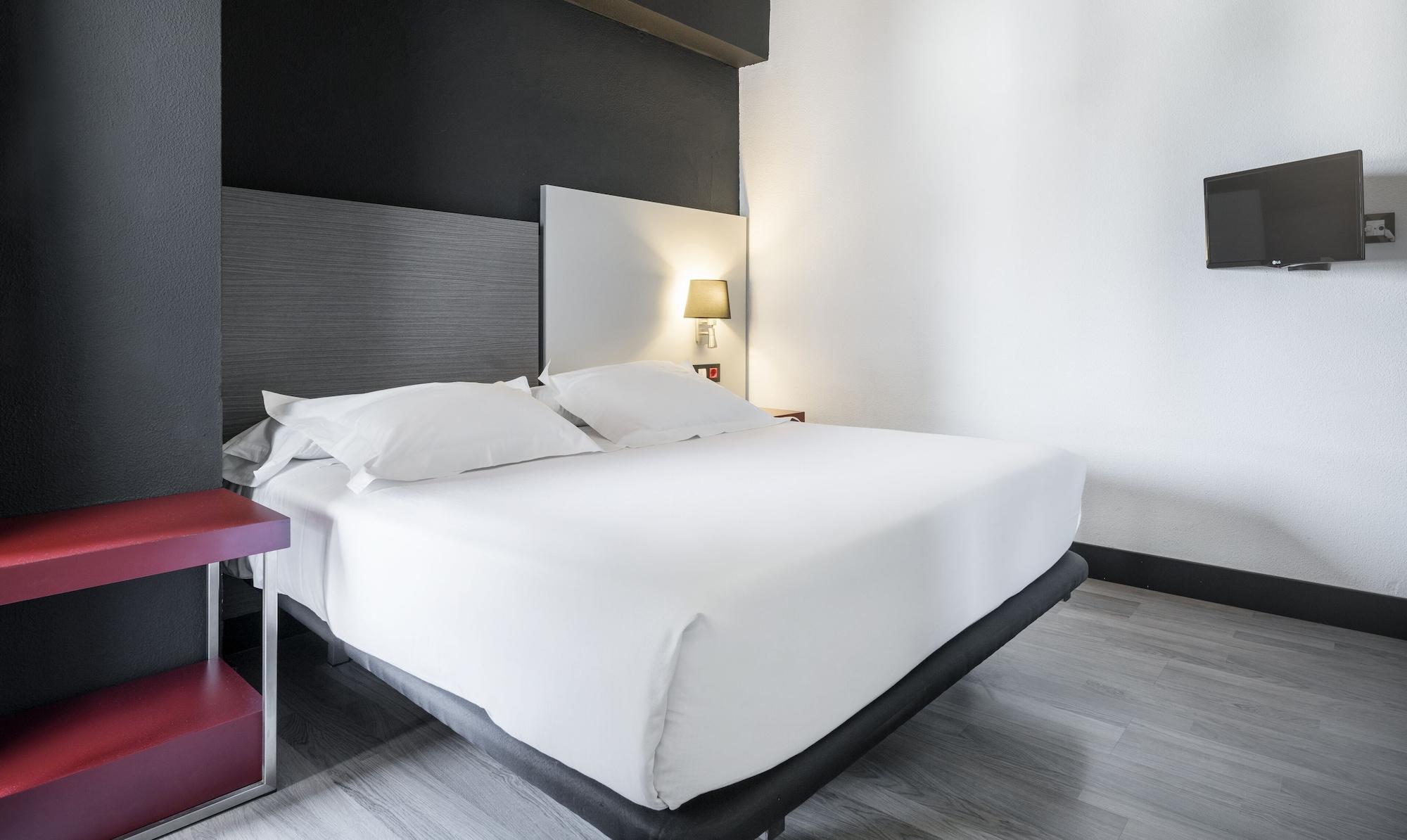 Ilunion Romareda Hotell Zaragoza Exteriör bild