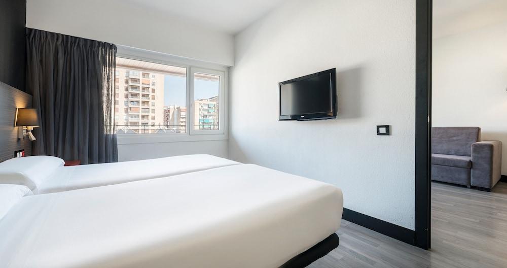 Ilunion Romareda Hotell Zaragoza Exteriör bild