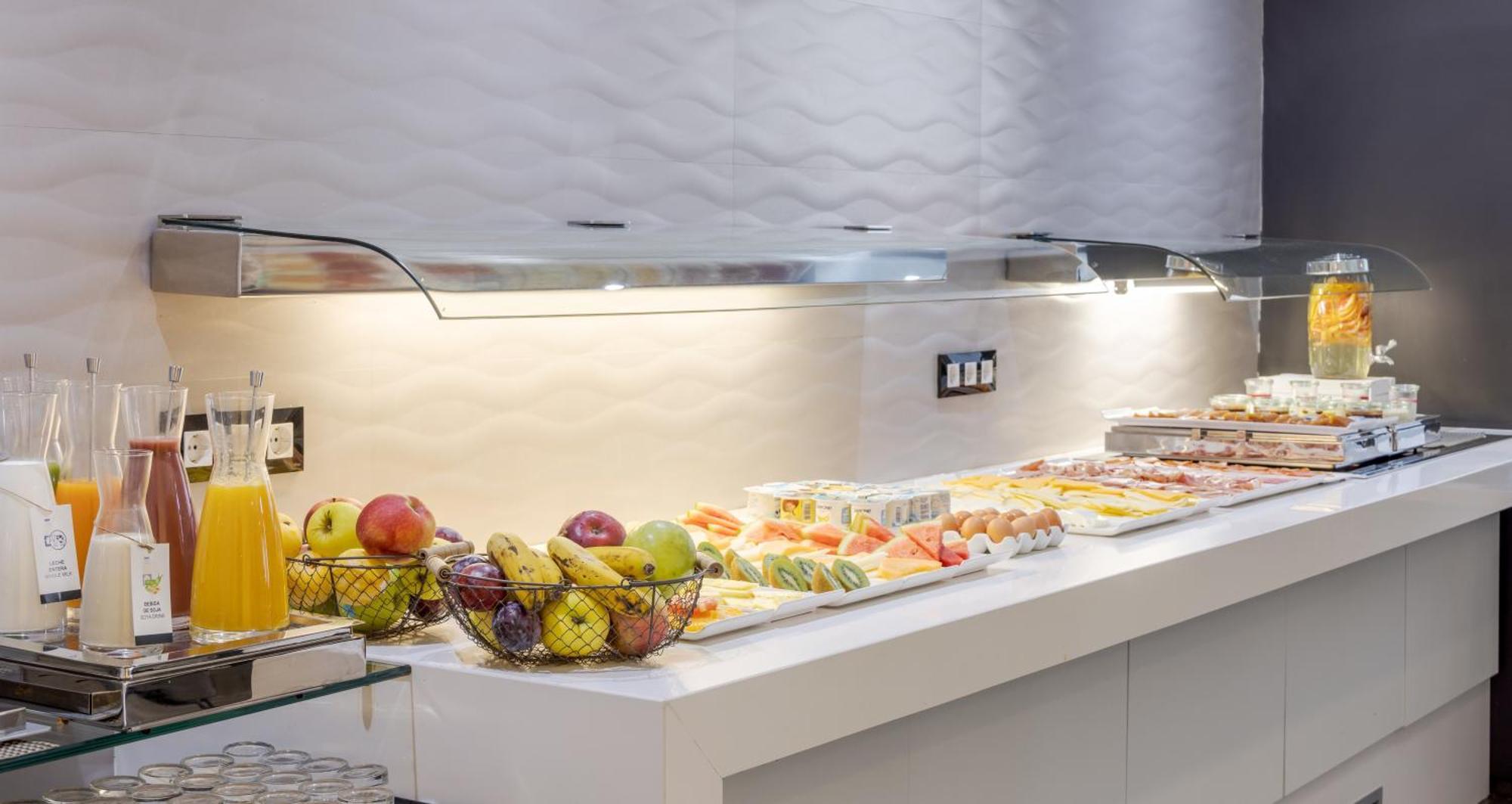 Ilunion Romareda Hotell Zaragoza Exteriör bild
