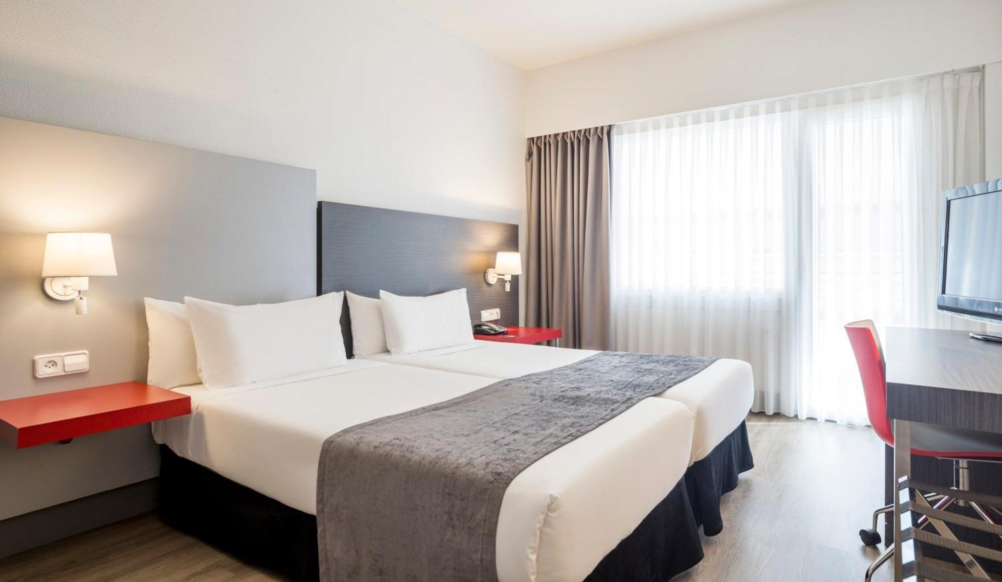 Ilunion Romareda Hotell Zaragoza Exteriör bild