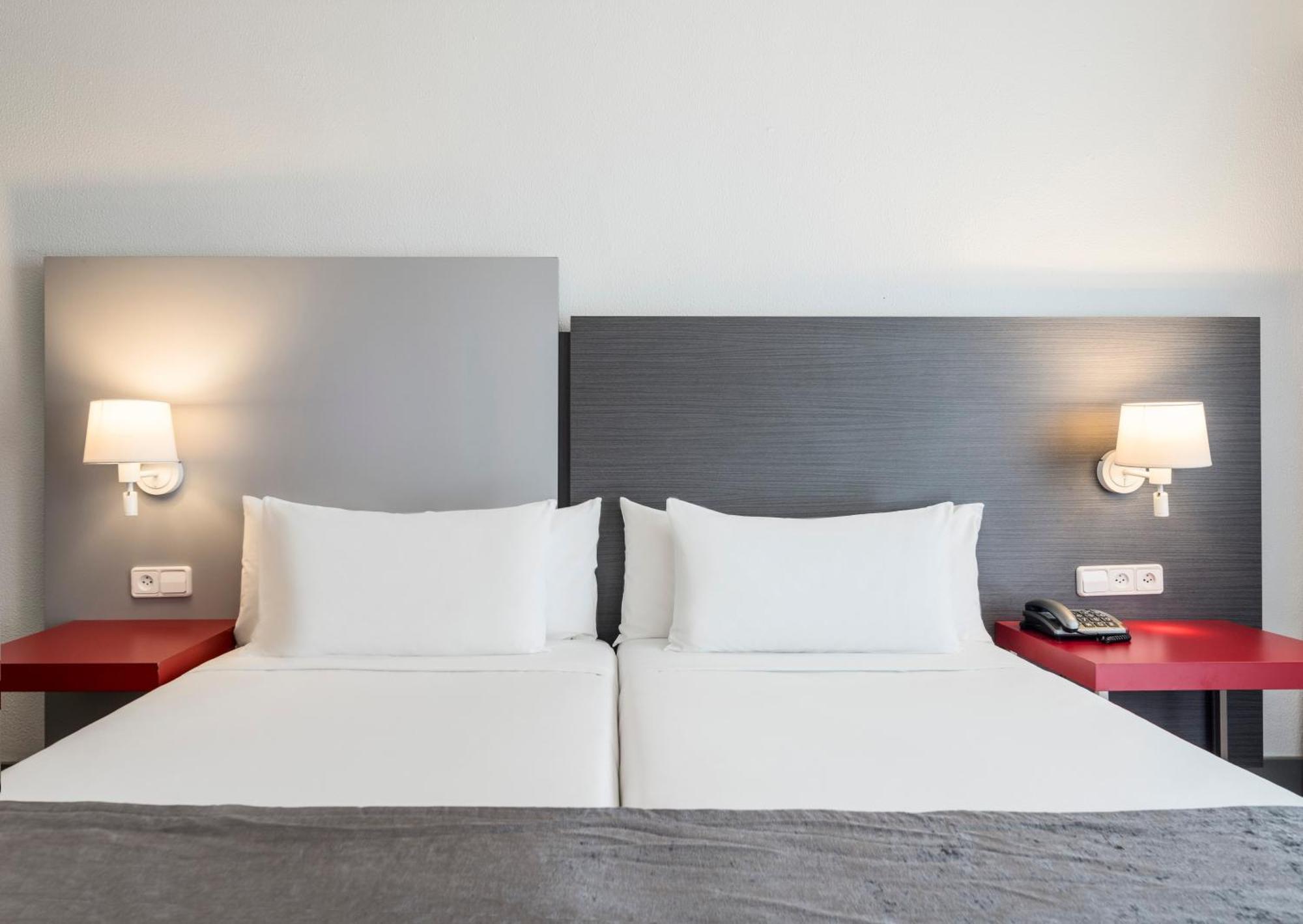 Ilunion Romareda Hotell Zaragoza Rum bild