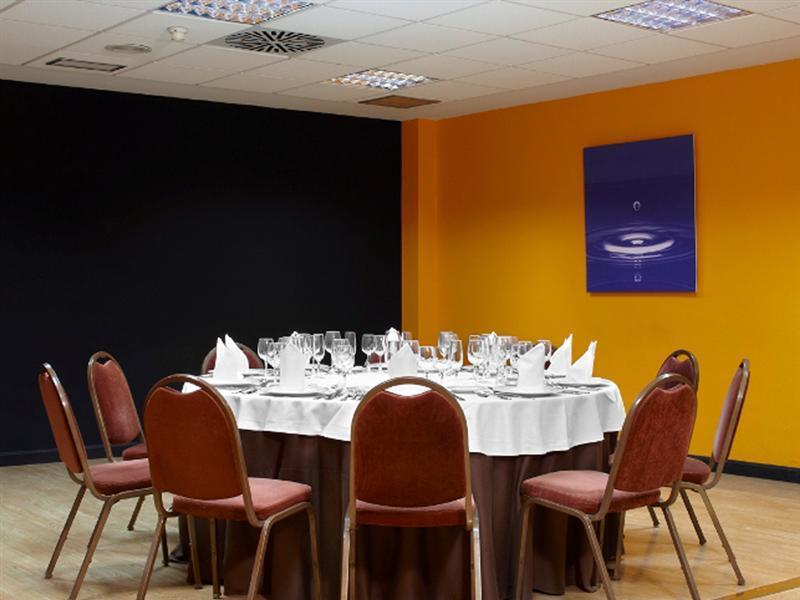 Ilunion Romareda Hotell Zaragoza Restaurang bild