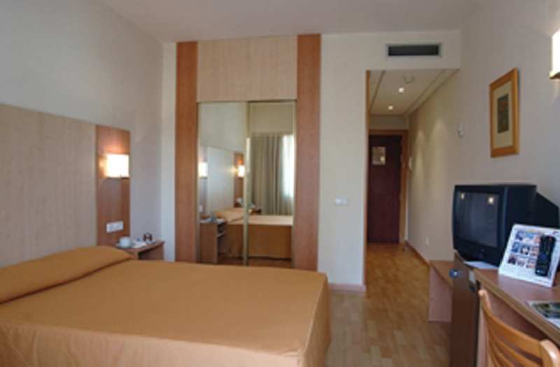 Ilunion Romareda Hotell Zaragoza Rum bild