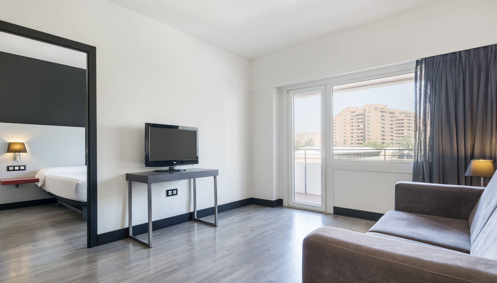 Ilunion Romareda Hotell Zaragoza Exteriör bild