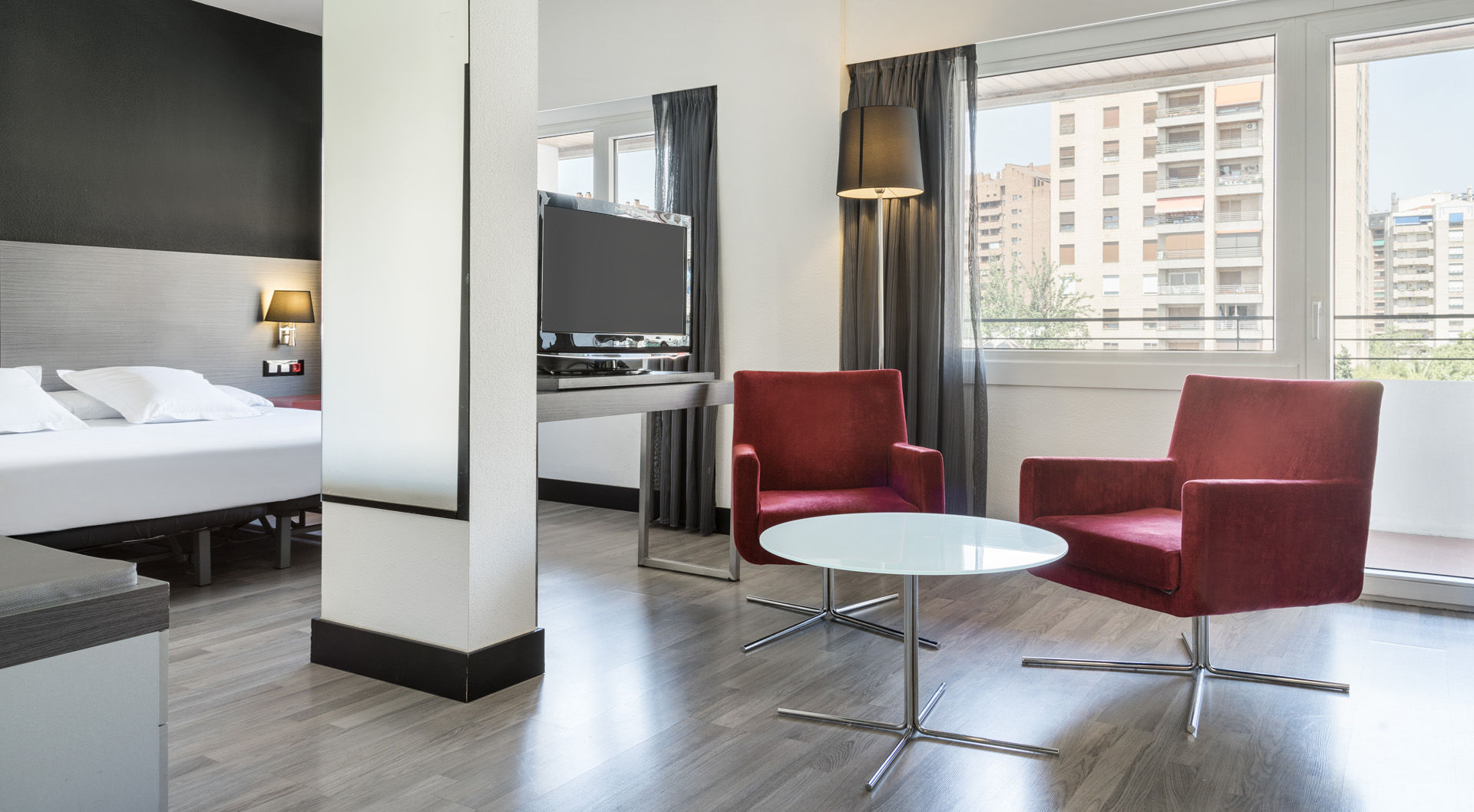 Ilunion Romareda Hotell Zaragoza Exteriör bild