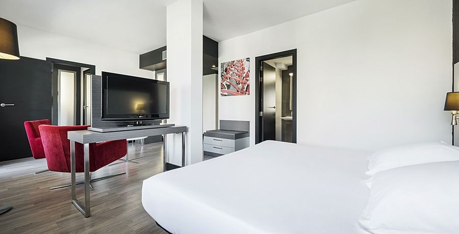 Ilunion Romareda Hotell Zaragoza Exteriör bild