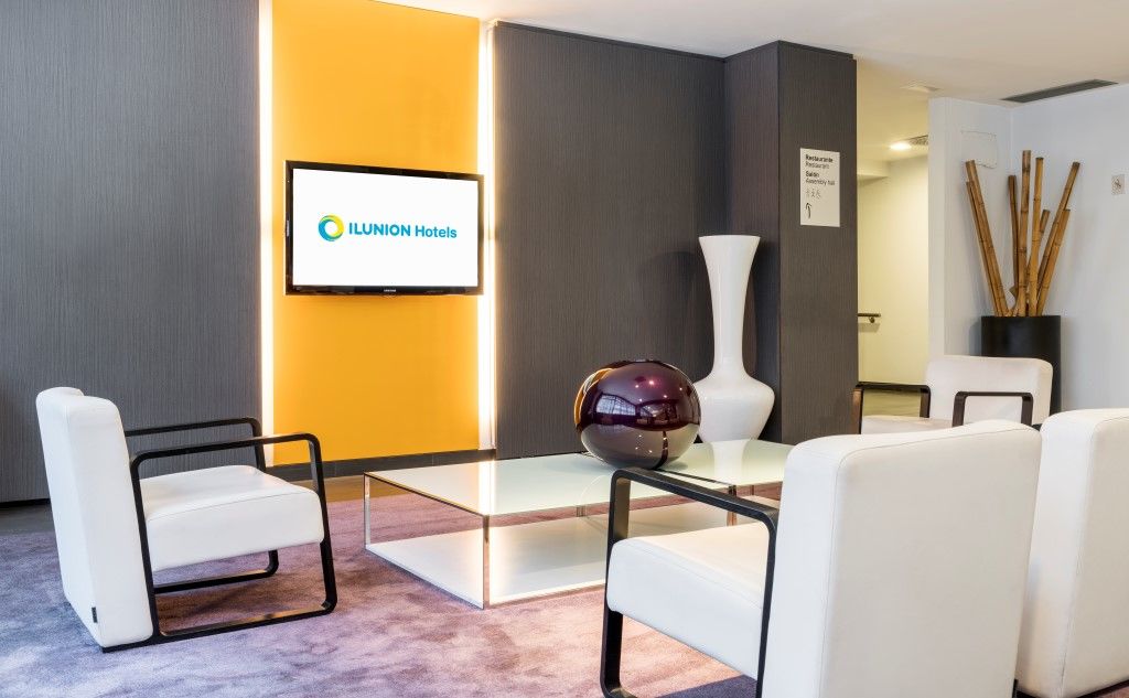 Ilunion Romareda Hotell Zaragoza Exteriör bild